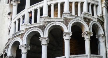 Scala Contarini del Bovolo